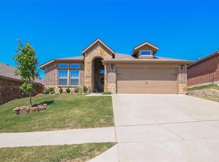 10836 Live Oak Creek Dr, Fort Worth, TX 76108