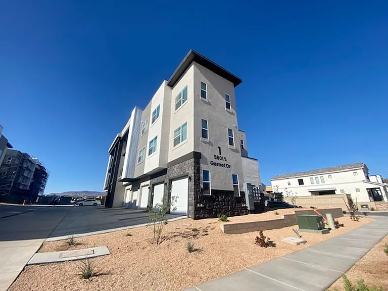 5801 S Garnet Dr #1204 — Photo 2
