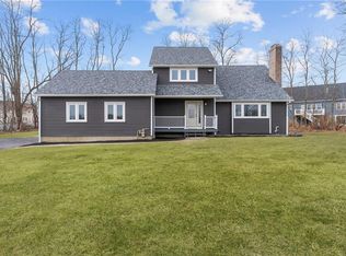 46 Country View Dr, Cranston, RI 02921