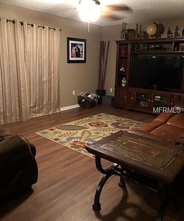 5th image of 851 Sunset Cove Dr