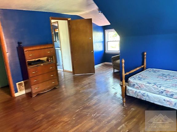 4th image of 1106 James St