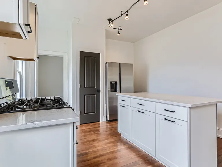 2545 Miner St — Photo 8