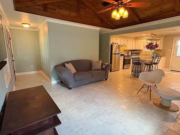 4th image of 1177 Valverda Rd