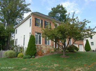 8464 Chapelwood Ct, Annandale, VA 22003