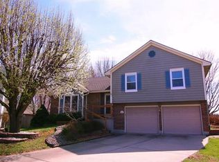 2501 NE Remington Ct, Blue Springs, MO 64014