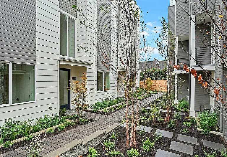 W Bertona St — Photo 2