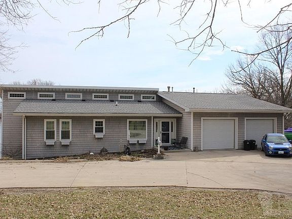 3rd image of 2400 244th St
