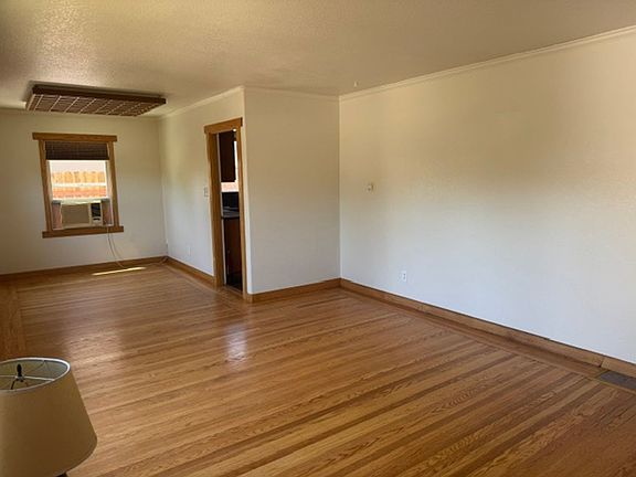 5th image of 2325 25th Ave