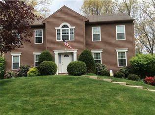 415 Monmouth Dr, Cranberry Township, PA 16066