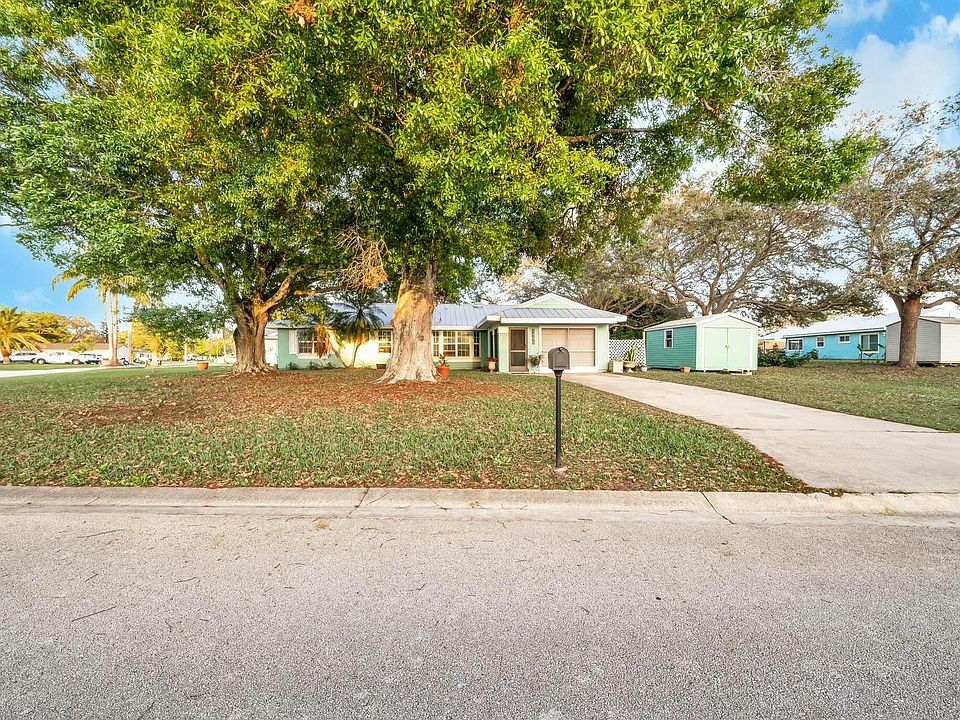 1st image of 1561 SE Hagwood Court