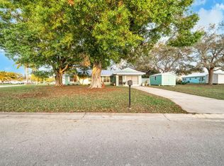 1561 SE Hagwood Ct, Port Saint Lucie, FL 34952