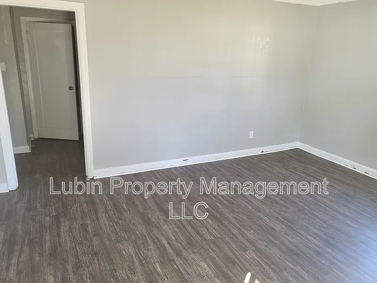 1493 S Montgomery St — Photo 2