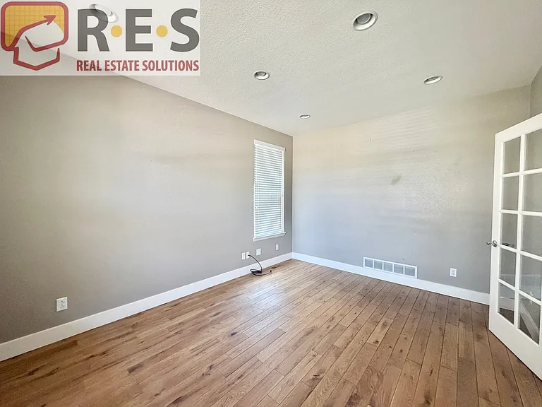 1698 Peridot Ln — Photo 10