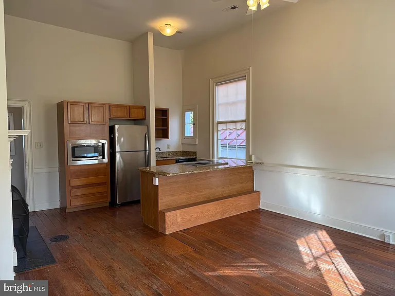 804 Princess Anne St — Photo 4