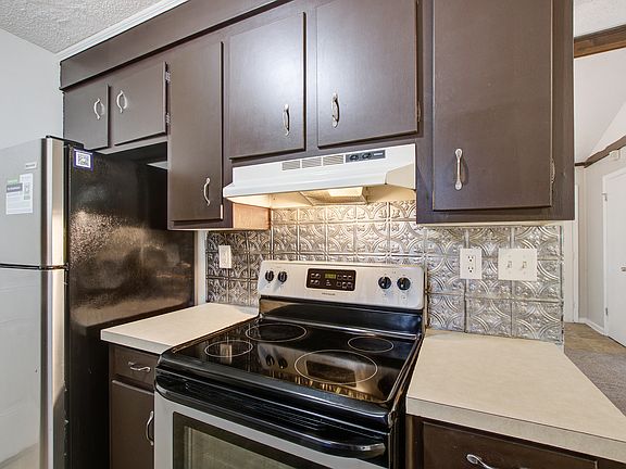 2nd image of 106 Kirk Ct