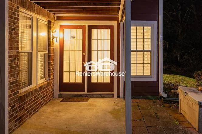 805 Deering Rd — Photo 2