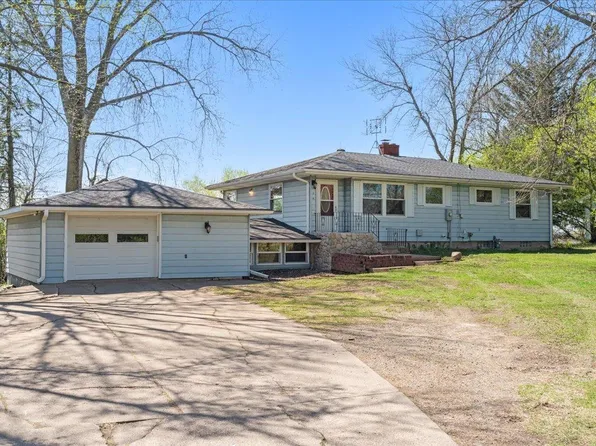 724 N Shore Dr, New Richmond, WI 54017