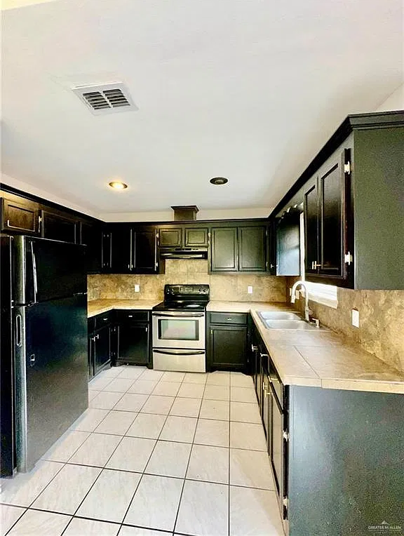 2 bed, 3.0 bath, 1100 sqft, $1,100 — Photo 4