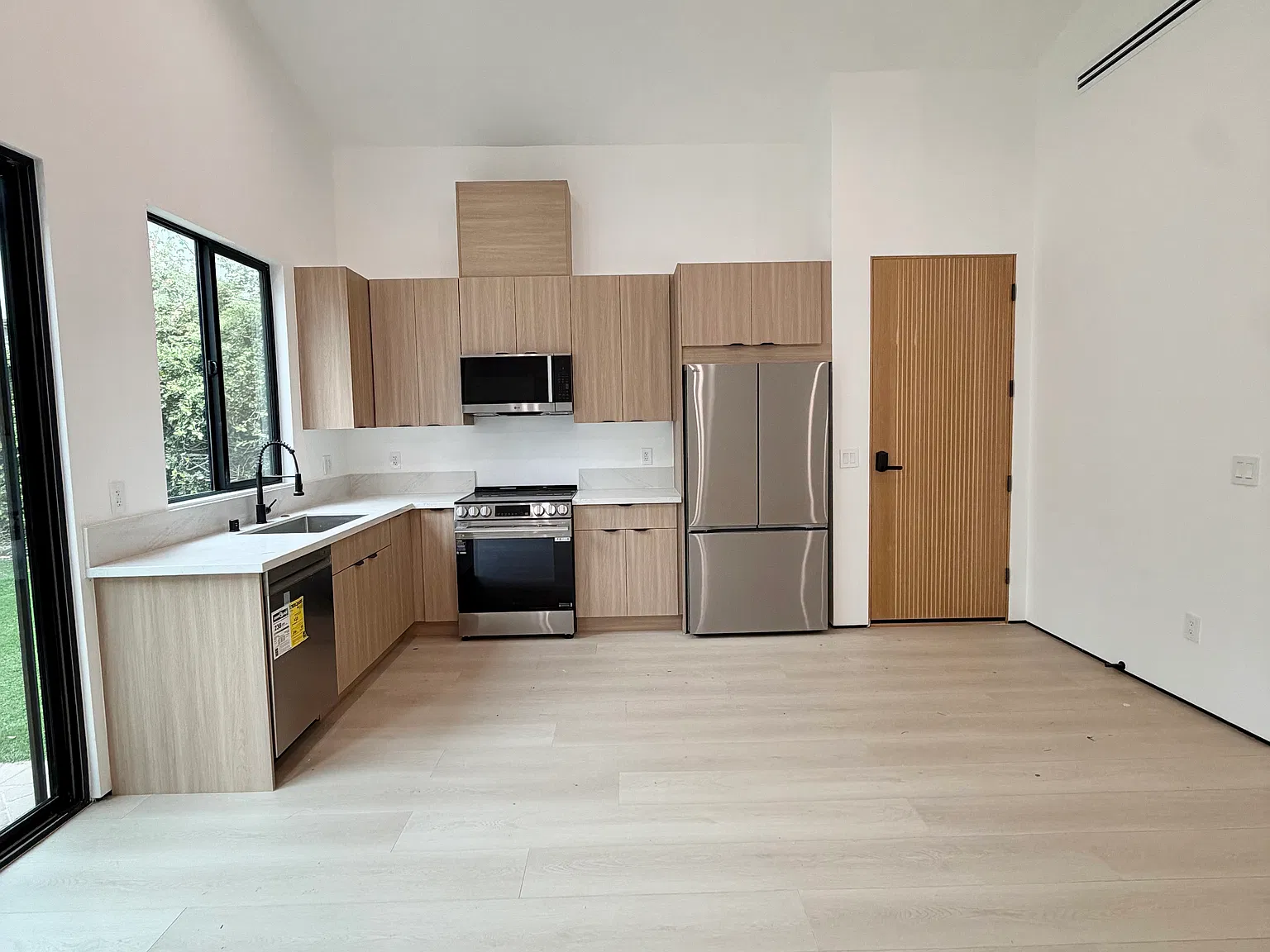 2 bed, $3,795 — Photo 2