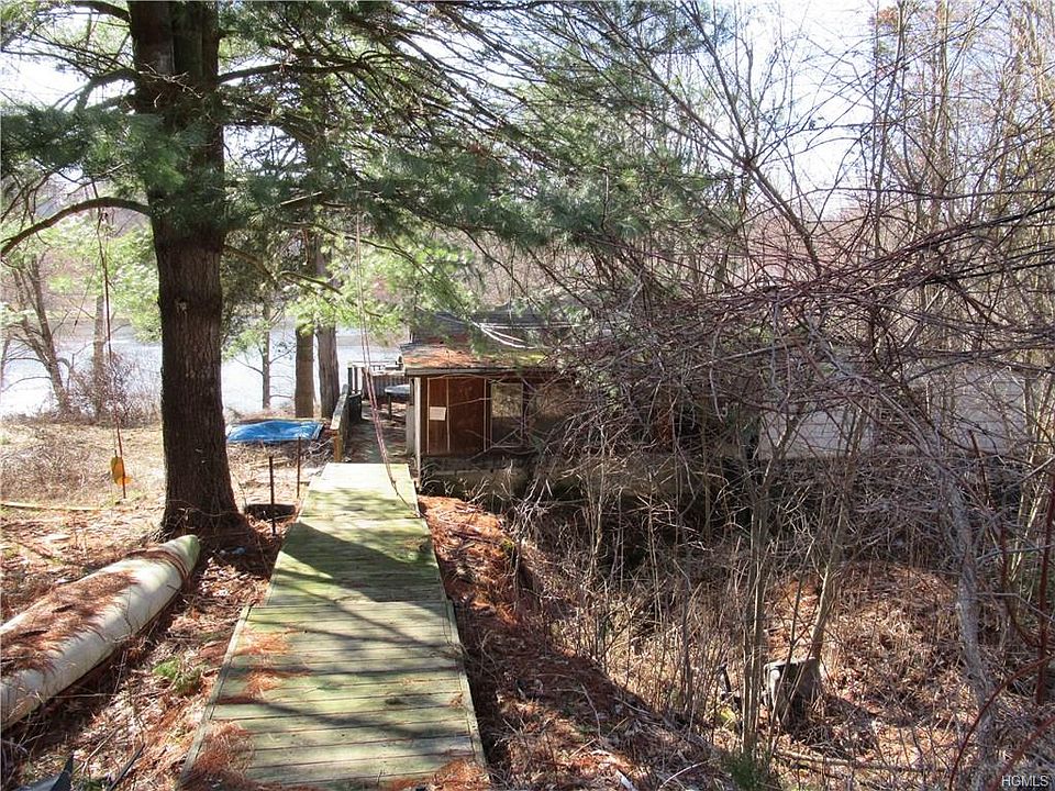 1st image of 31 Lakeside Dr