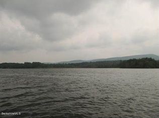 15 Crown St, Pittsfield, MA 01201