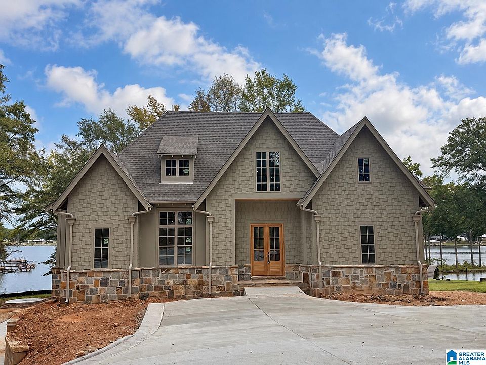 1st image of 105 Rivercrest Ln