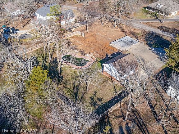 5th image of 801 Skyview Dr