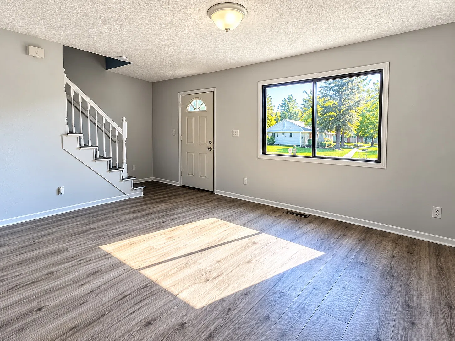 3 bed, 1371 sqft, $1,575 — Photo 1