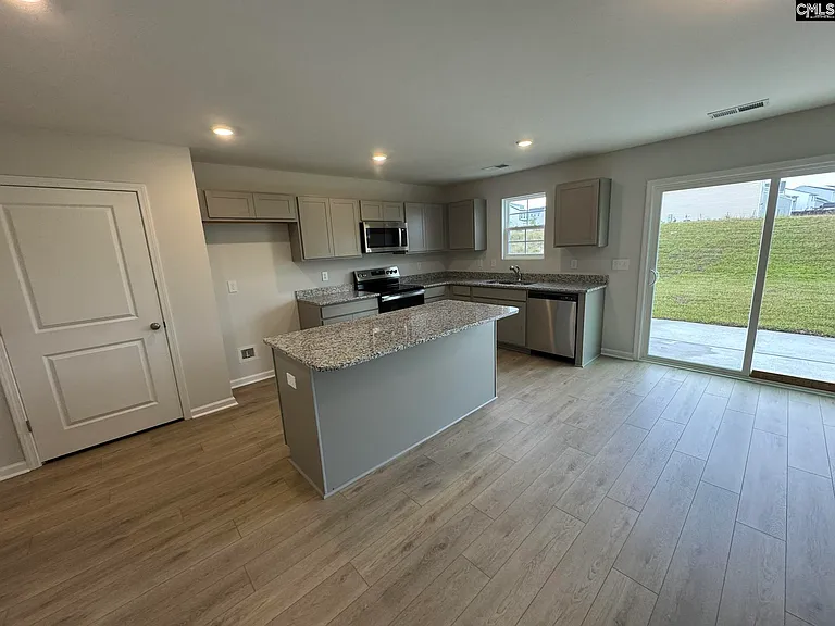 3062 Hallsdale Dr — Photo 6