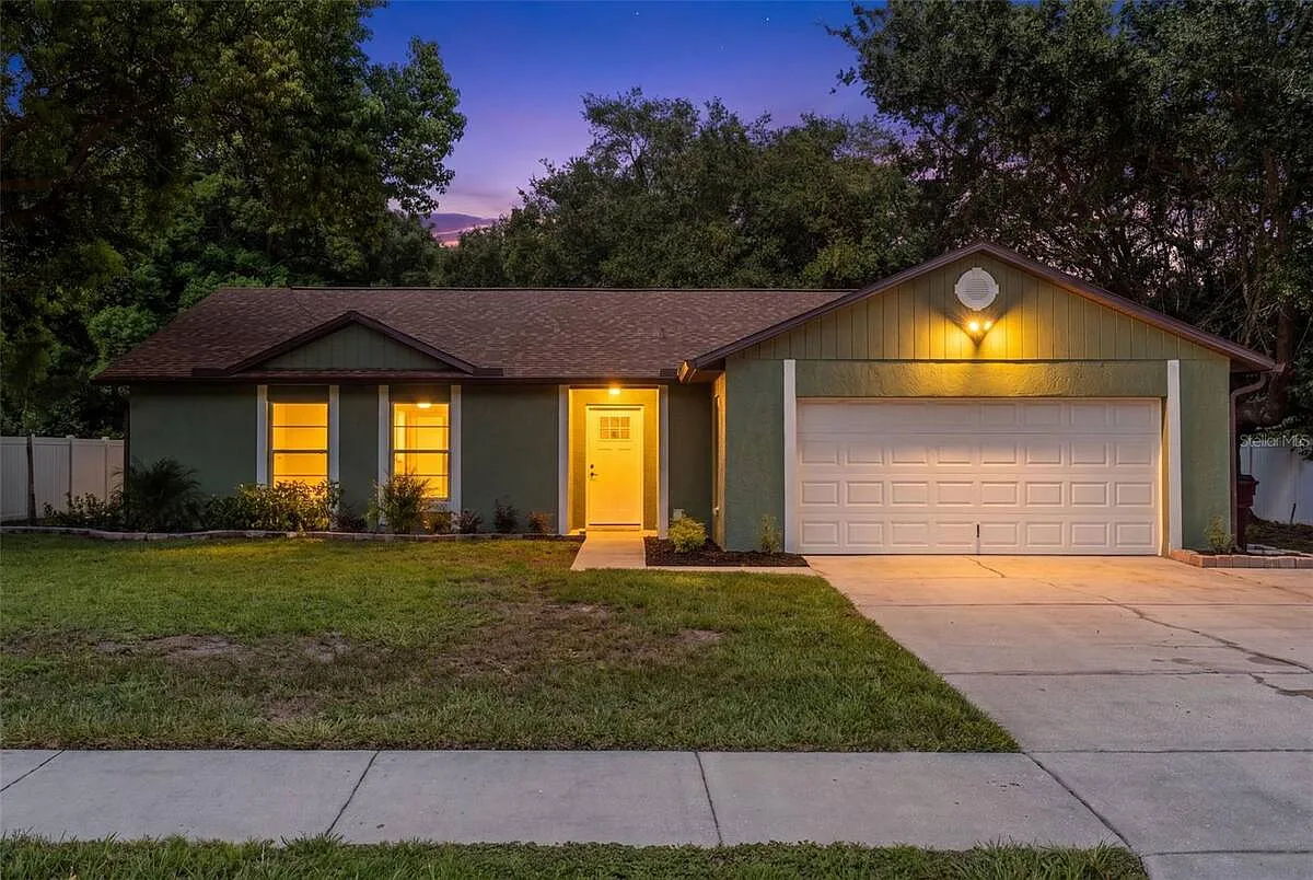 4 bed, 2.0 bath, 1623 sqft, $2,600 — Photo 1