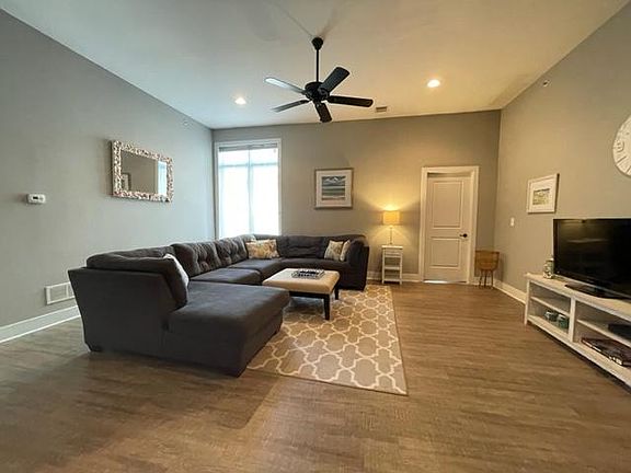 5th image of 1015 N American St APT 302