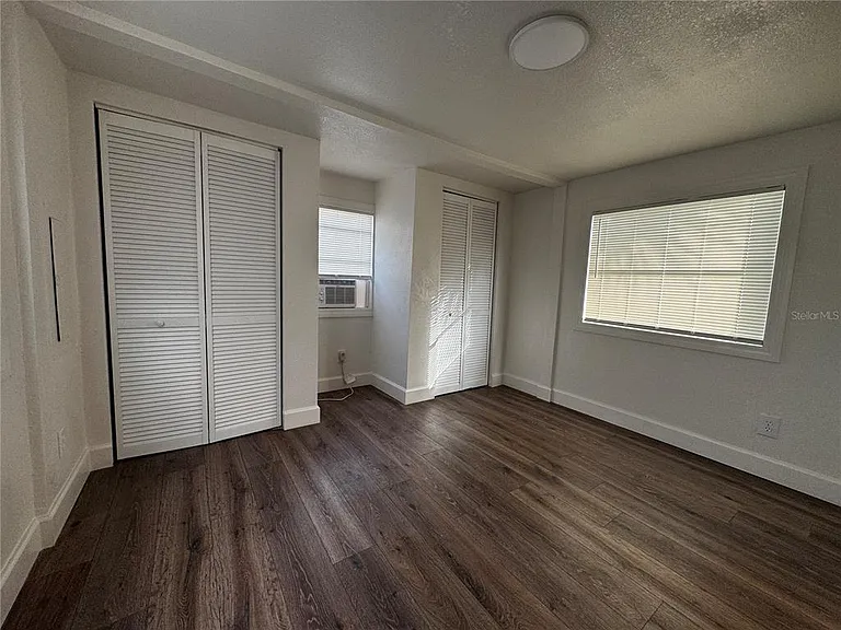 102 Laureti Ln — Photo 5