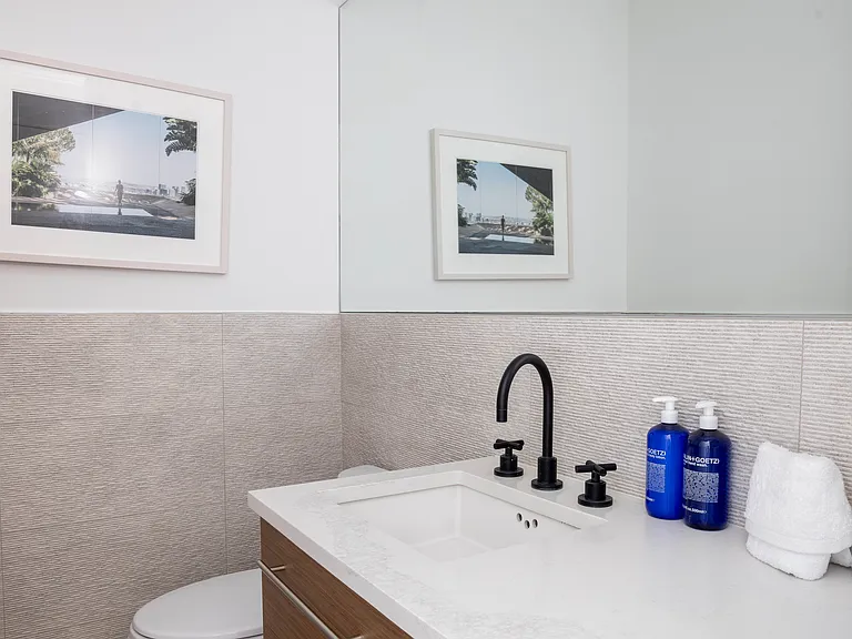 71 Eastway Dr — Photo 18