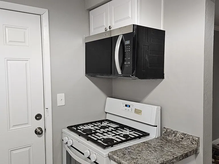 2273 Pauline Ave — Photo 8