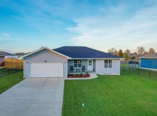 1417 Jessalinn Dr, Lebanon, MO 65536