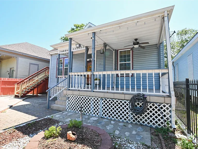 4009 Avenue O #FRONT — Photo 2