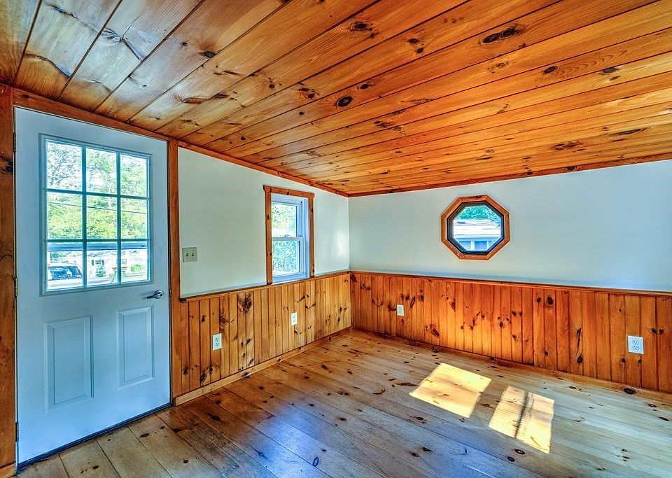 9 Tyler St, Brookfield, MA 01506 Zillow