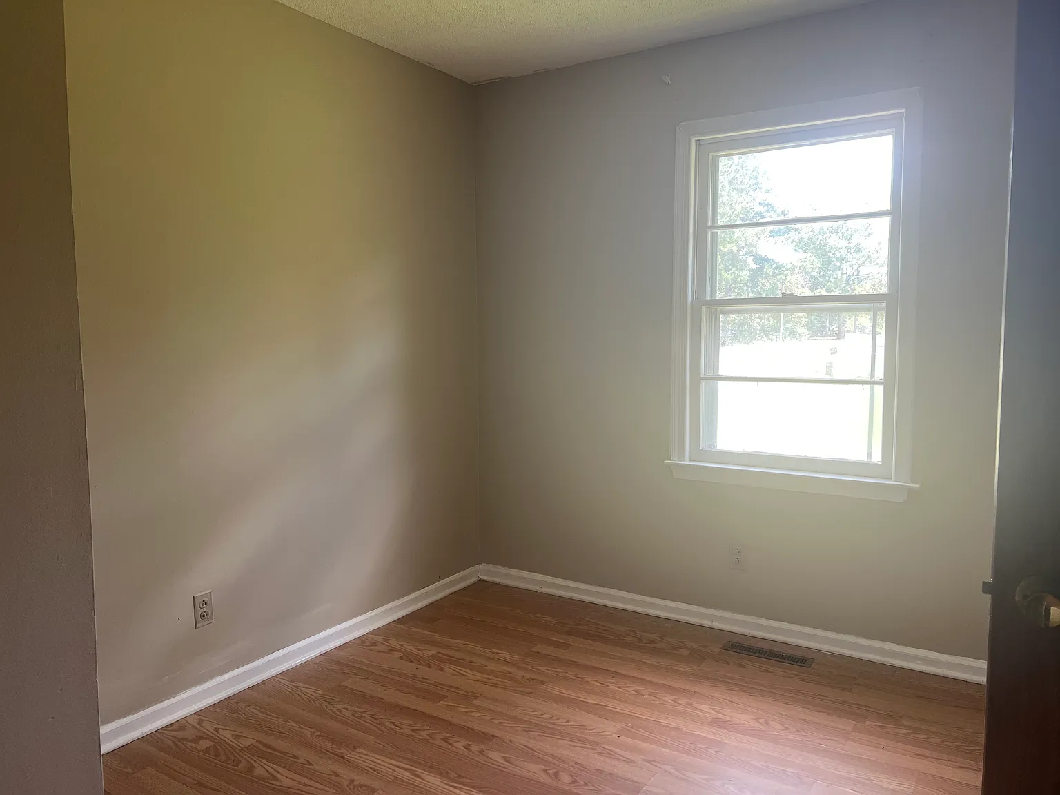 3 bed, 1.5 bath, 1173 sqft, $1,325 — Photo 2