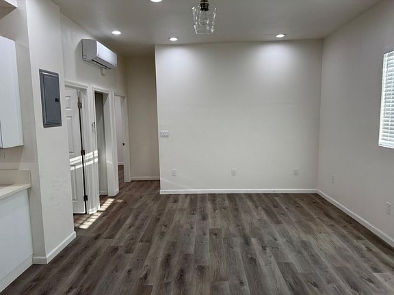 3rd image of 3201 Winter St