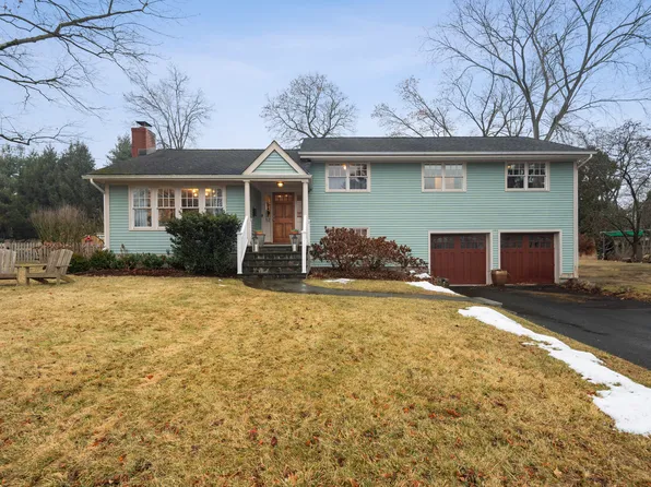 52 Field Crest Road, New Canaan, CT 06840