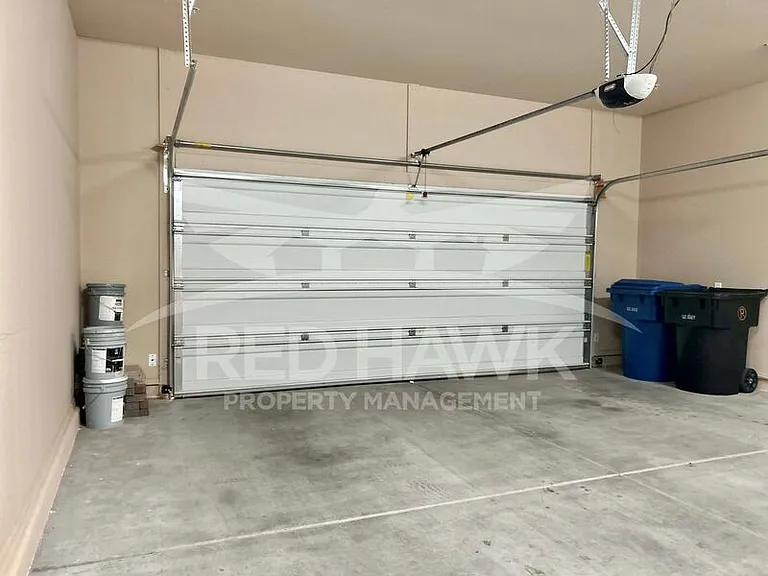1748 N Makalu Cir — Photo 15