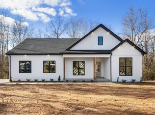 874 Briarwood Rd, Clarksville, TN 37040