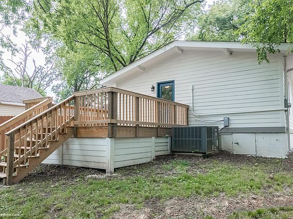 3rd image of 608 Bixler Ave
