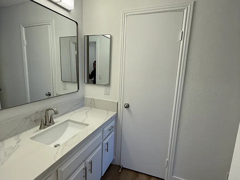 750 S Highland Ave #C — Photo 24