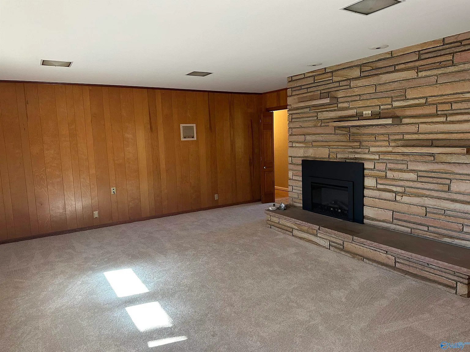 4 bed, 3.0 bath, 2811 sqft, $2,200 — Photo 4