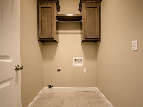 5th image of 111 Whippoorwill Dr