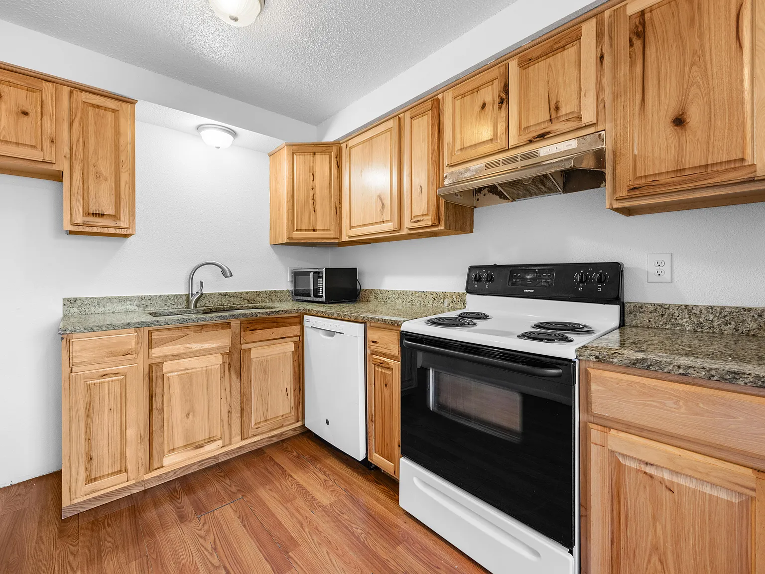 18 Ash Ct — Photo 2