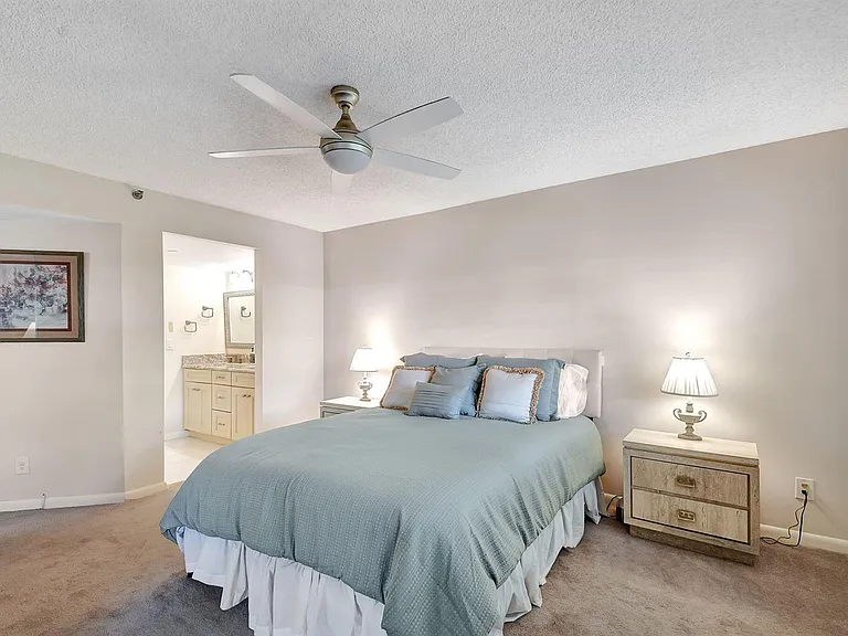 318 Oak Harbour Dr #318 — Photo 15