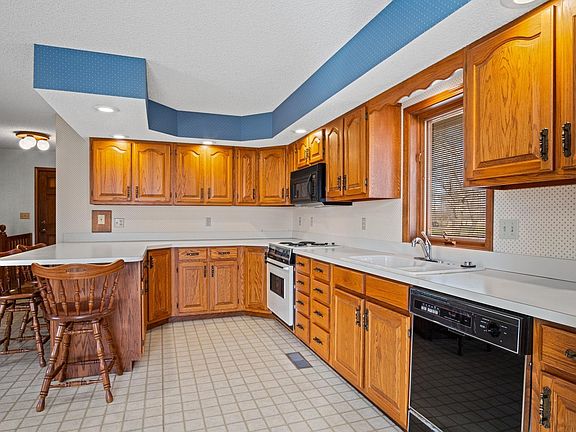 3rd image of 5320 SW Burlingame Rd