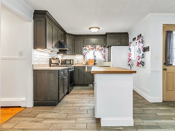 2nd image of 116 Weare St